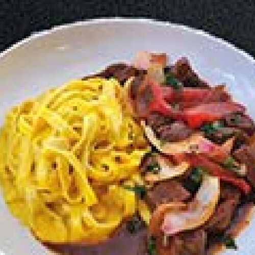 Tallarines a la Huancaína + Lomo Saltado
